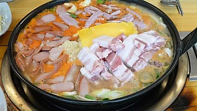 수원 인계동 맛집 '조대감부대찌개' 5가지 젓갈과 비금도에서 공수하는 소금으로 부대찌개 제공