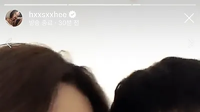 한서희, 정다은과 인스타 라이브 방송서 손가락 뽀뽀부터 침대 위 애정행각까지..팬들 "이게 안 사귀는 거라고?"