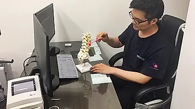 허리통증이 점차 늘어난다면 척추관협착증 의심해야