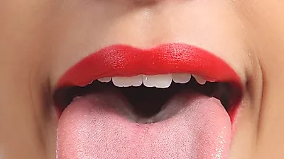 혓바닥 갈라짐으로 동반되는 고통…혀로 보는 내 몸 상태?  혀갈라짐 원인 및 치료법