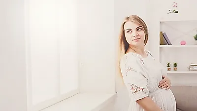 출산 후 탈모, 자연스러운 현상...너무 많이 빠지면 병원 찾아가야
