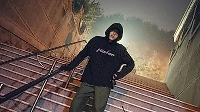 이정신, 반려견과 밤 산책 중 '멀리서 후광이 쫙'