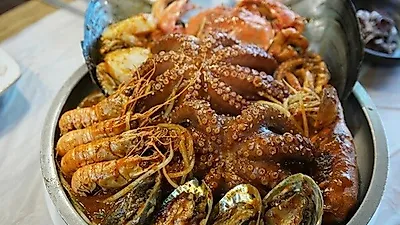제주대명리조트맛집 '황금고팡', 통으로 쪄낸 문어찜과 감칠맛 나는 해물탕으로 원기 회복