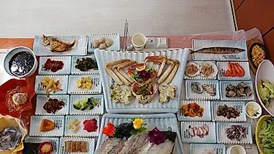 속초횟집 스끼다시천국, 신선한 대게로 싱싱한 단맛을 고객에게 전해