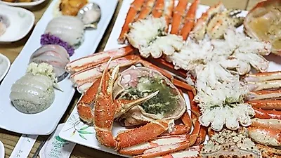 초여름 동해 명물 대게가 맛있는 속초 맛집. 동명항 왱왱대게찜