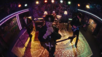 NELL、「Don't Let Me Go」ショートフィルムに楽しい記憶を込めた