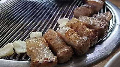 제주흑돼지 근고기로 든든한 한끼를 하고자 할 때 방문하기 좋은 제주애월맛집 '도민상회 본점'