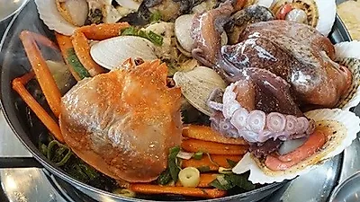 여름휴가 속 별미 보양식, '해천탕' 선보이는 속초 맛집 '홍대포'