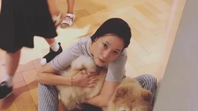 이영진, 반려견 안은 채 "이 정도 쩍벌은 해줘야"