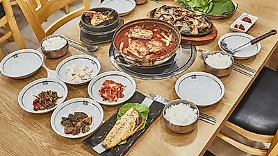 제주도 섭지코지와 성산일출봉맛집 '기똥차네' 제주 전통방식으로 졸여낸 갈치조림 맛볼수 있어 인기
