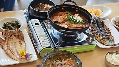 싱싱한 생갈치 사용하는 제주 용머리해안 갈치조림 맛집 '신옛촌 본점'