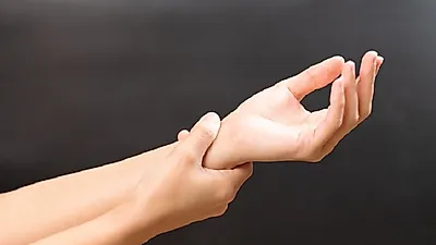 운동 후 부상으로 인한 손목 통증 치료방법...휴식 취하는 것이 제일