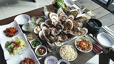 대천횟집 낙조를 보며 싱싱한 해산물을 맛볼 수 있는 푸른바다회타운