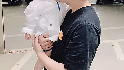 최민환, 子 안고 시구 논란→SNS에 사과문 올려