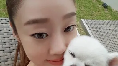 최여진, 일자로 눈 감은 꼬미 '깜찍'