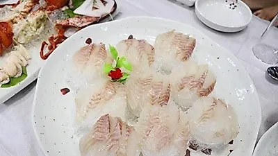 제주도 맛집 '월척수산 본점', 싱싱한 회와 스끼다시 무한리필로 맛볼 수 있어 