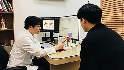 설 명절 갑작스런 어깨통증, 오십견 주의해야