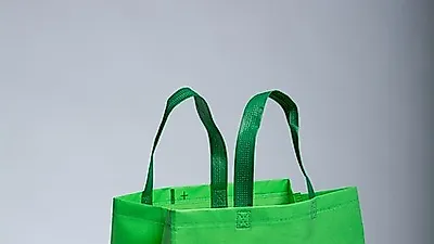 편하게 들 수 있는 에코백,  언제부터 시작됐을까?…  세탁하는 법과  자신에게 맞는 에코백 추천
