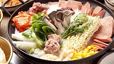 저녁 메뉴로 부대찌개 맛있게 만드는 법 찾고 있다면? '백종원 부대찌개 황금 레시피'