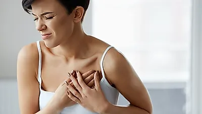 대수롭지 않게 여길 수 있는 '가슴이 답답한 증세', 다양한 원인은?