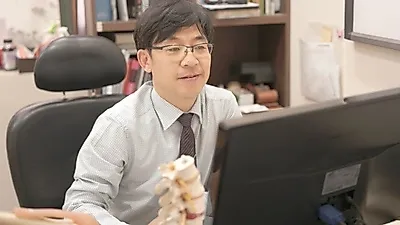 오십견으로만 생각했던 어깨 통증, 알고보니 이 질환?