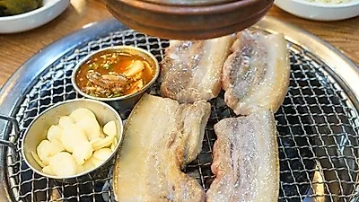 제주 애월 맛집 '한라축산정육식당' 품질 좋은 흑돼지를 푸짐하게 즐길 수 있어