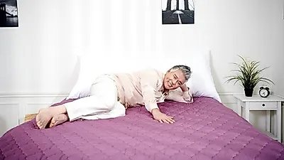 "나른한 오후, 꿀 같은 낮잠도 건강하게 잔다" 월드홈닥터 어싱패드