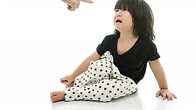 짜증 부리고 떼쓰는 아이, 어떻게 훈육할까
