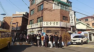 '백종원의 골목식당' 청파동 냉면집 싸늘 후기에 "큰일이다".. 돈까스집은 못먹어서 '텐트'에 '노숙'까지