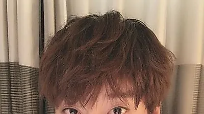 [스타☆톡] 황치열, 컴백 앞두고 '꽃미모' 셀카…"성형전 얼굴과 다르다" 과거 고백 눈길