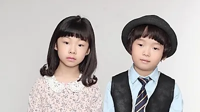 키아나엔터테인먼트 오서영, 백승수 어린이 화보에서 클래식룩 선보여