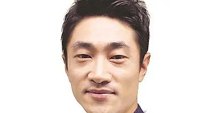 잘못된 자세로 나타나는 '일자목 증후군', 심해질 경우 디스크까지 초래