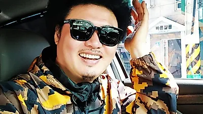 윤택, 나이 믿기지 않는 동안 미모