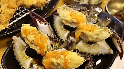 일산 맛집 '참한간장게장' 알이 가득한 연평도산꽃게 제공