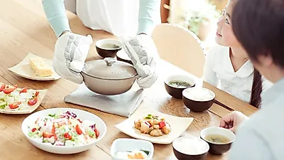집에서 간단한 요리로 완성하는 '집들이음식‧생일상차림 메뉴'는? 소갈비찜‧닭볶음탕 만드는 법