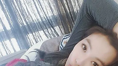 배우 윤소이, 반려견과 일상 SNS에 공개
