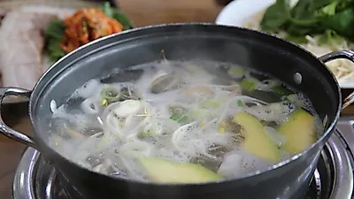 안면도 맛집, 자연산 해물로 맛보는 시원함 가득 해물칼국수