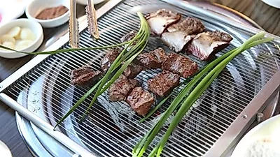 전통적인 포천 이동갈비 맛집 '우목정' 가을철 가족외식 장소로 추천!