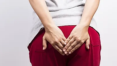 찢어지는 통증과 함께 항문에 피가...'치열' 원인 및 증상, 치료는?