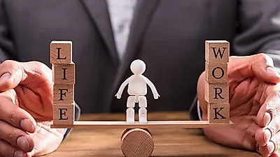 최근 각광받고 있는 신조어, '워라벨 뜻'은?
