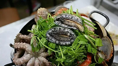 거제도 맛집 '거제해물뚝배기' 해녀직거래를 통한 신선한 해물 제공