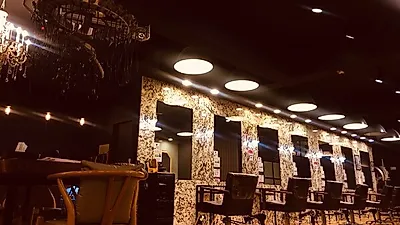 봉천역미용실 제오헤어 봉천점 아로마오일 목 마사지 서비스 진행