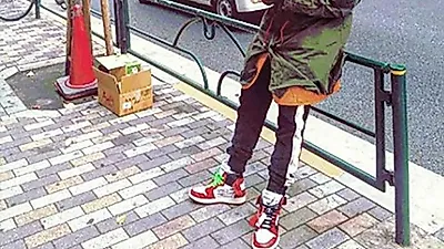 [스타☆톡] '아는형님' 지코 일상 속 모습 화제…'난간에 앉기만 했는데 화보'