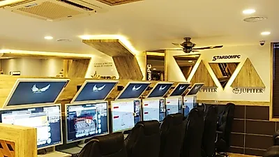 예비 PC방창업자들, 위아래로 보는 모니터에 관심 상승