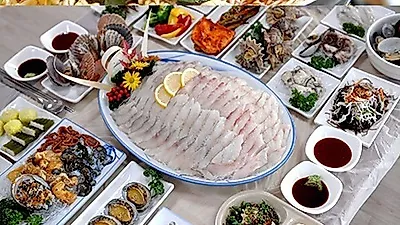 여수 맛집 추천, '원조대교회센터', 현지인도 즐겨먹는 신선한 자연산회 제공