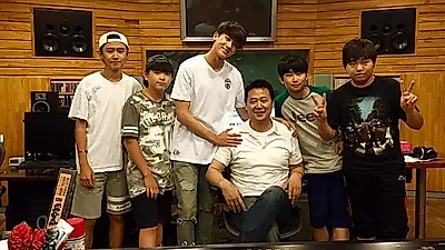 [☞핫키워드] 더 이스트라이트 폭행 의혹 김창환,  개인 블로그에는 '우리 아이들'이라며 애정 과시