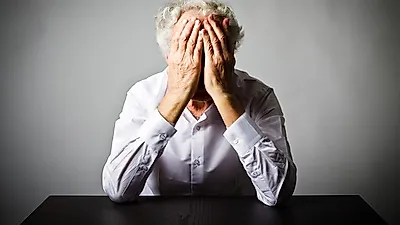 폐경으로 인한 여성갱년기와   같은 듯 다른  남성갱년기 증상  "남자갱년기에 좋은 음식 굴"