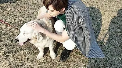 블락비 재효, 리트리버와 훈훈 투샷 "가만히 있어도 웃는 얼굴"
