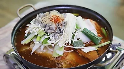 여름철 입맛 살리는 안면도 맛집의 게국지