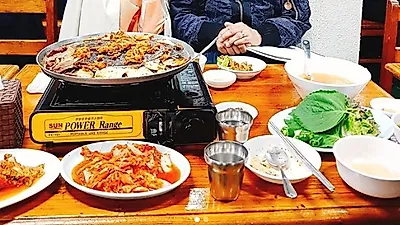 박하선X허영만, 진정한 먹방 여신..."여행가서도 5~6끼는 거뜬히"